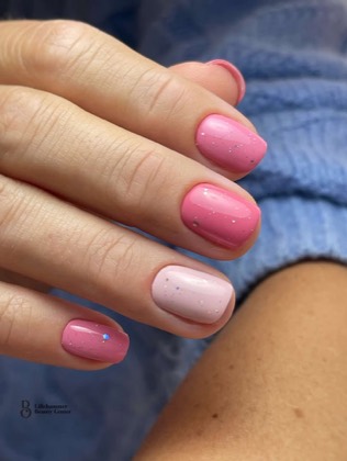 Rosa gellakk med glitter