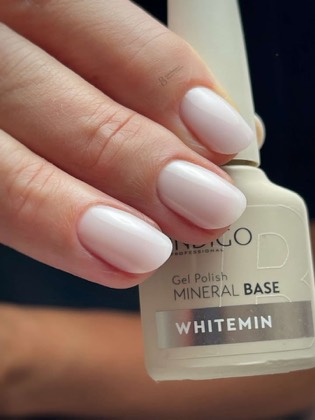 Naturlige negler med Indigo Whitemin