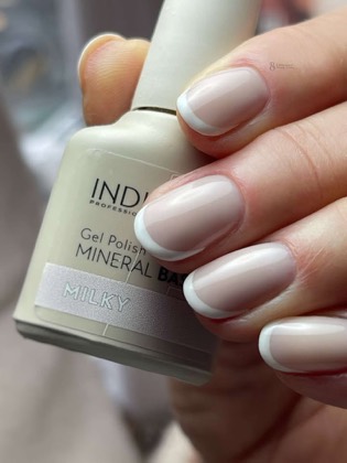 Fransk manikyr med Indigo Milky